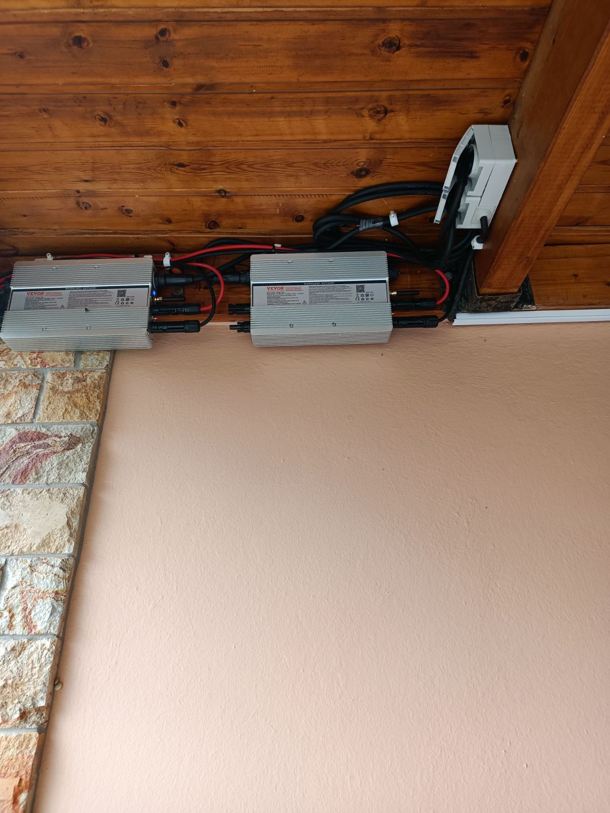 Viotia — 2× 900W systems on a country home